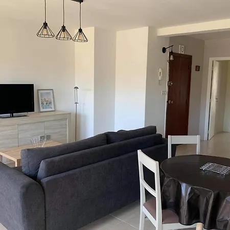 Design Apt With Balcony Near The Beach